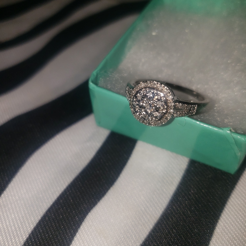Women's 925 Sterling Silver Real Diamond 💎 Cluster Promise Ring - Picture 3 of 8